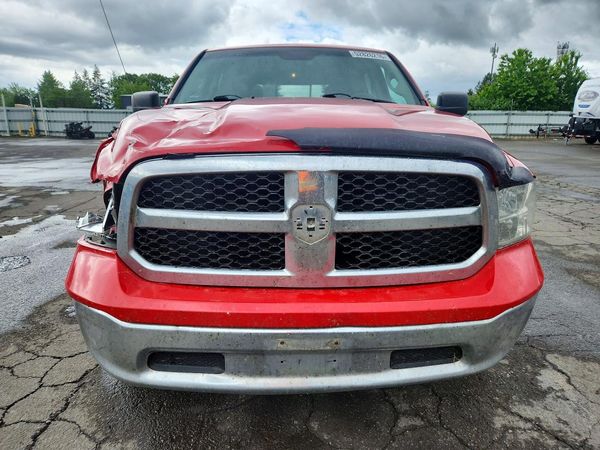 2016 RAM 1500 SLT CREW CAB 4X4