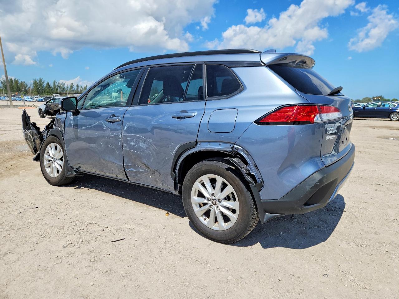 2024 TOYOTA COROLLA CROSS LE