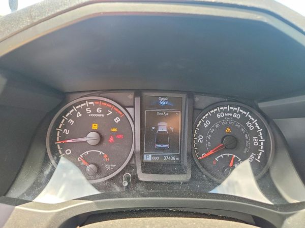 2022 TOYOTA TACOMA SR5