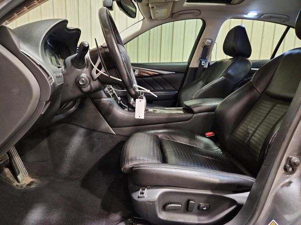 2016 INFINITI Q50
