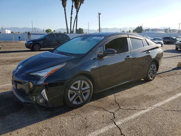 2016 TOYOTA PRIUS