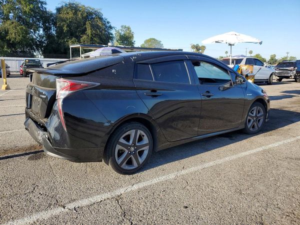 2016 TOYOTA PRIUS