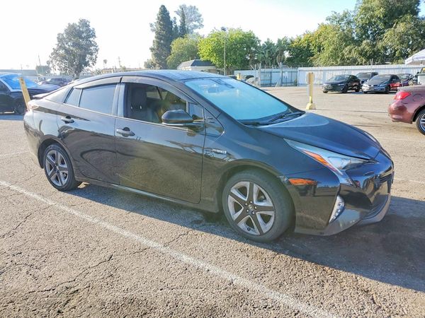 2016 TOYOTA PRIUS
