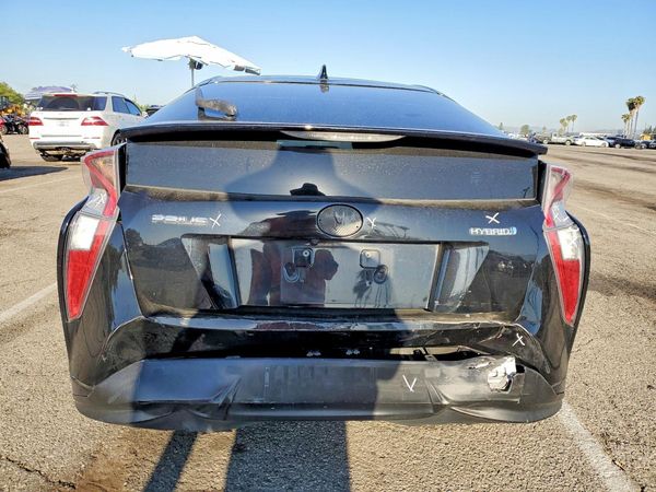 2016 TOYOTA PRIUS