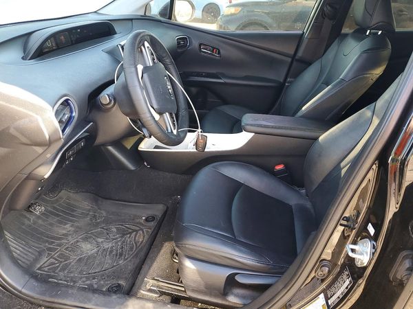 2016 TOYOTA PRIUS
