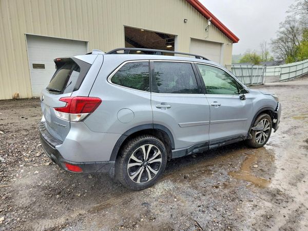 2022 SUBARU FORESTER Limited