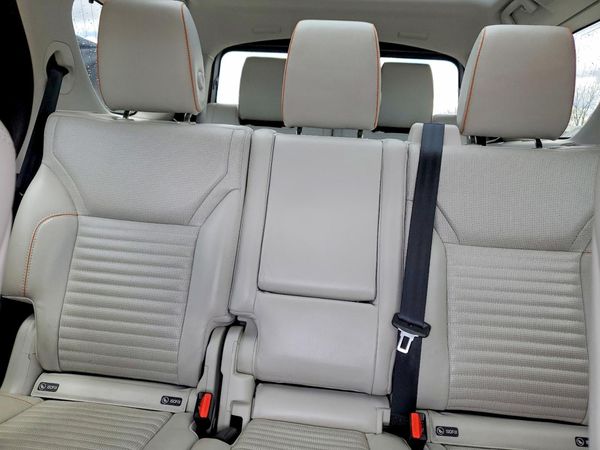 2017 LAND ROVER DISCOVERY HSE Luxury