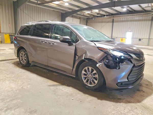 2022 TOYOTA SIENNA