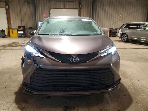 2022 TOYOTA SIENNA