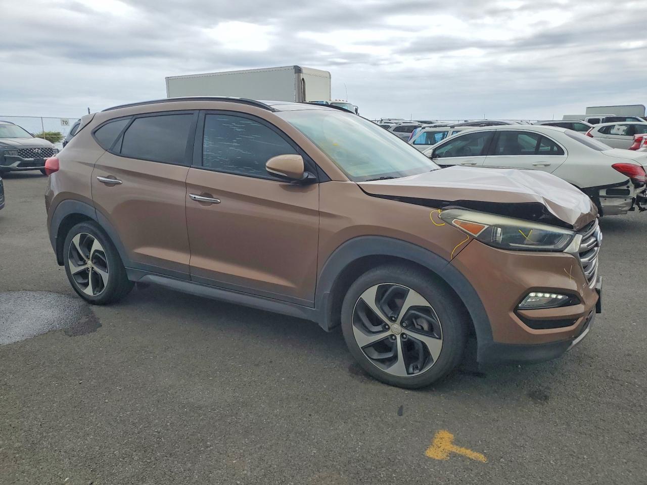 2016 HYUNDAI TUCSON