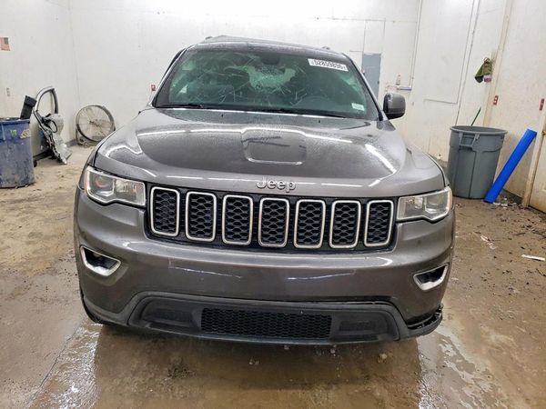 2017 JEEP GRAND CHEROKEE LAREDO 4X2