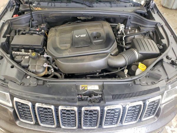 2017 JEEP GRAND CHEROKEE LAREDO 4X2