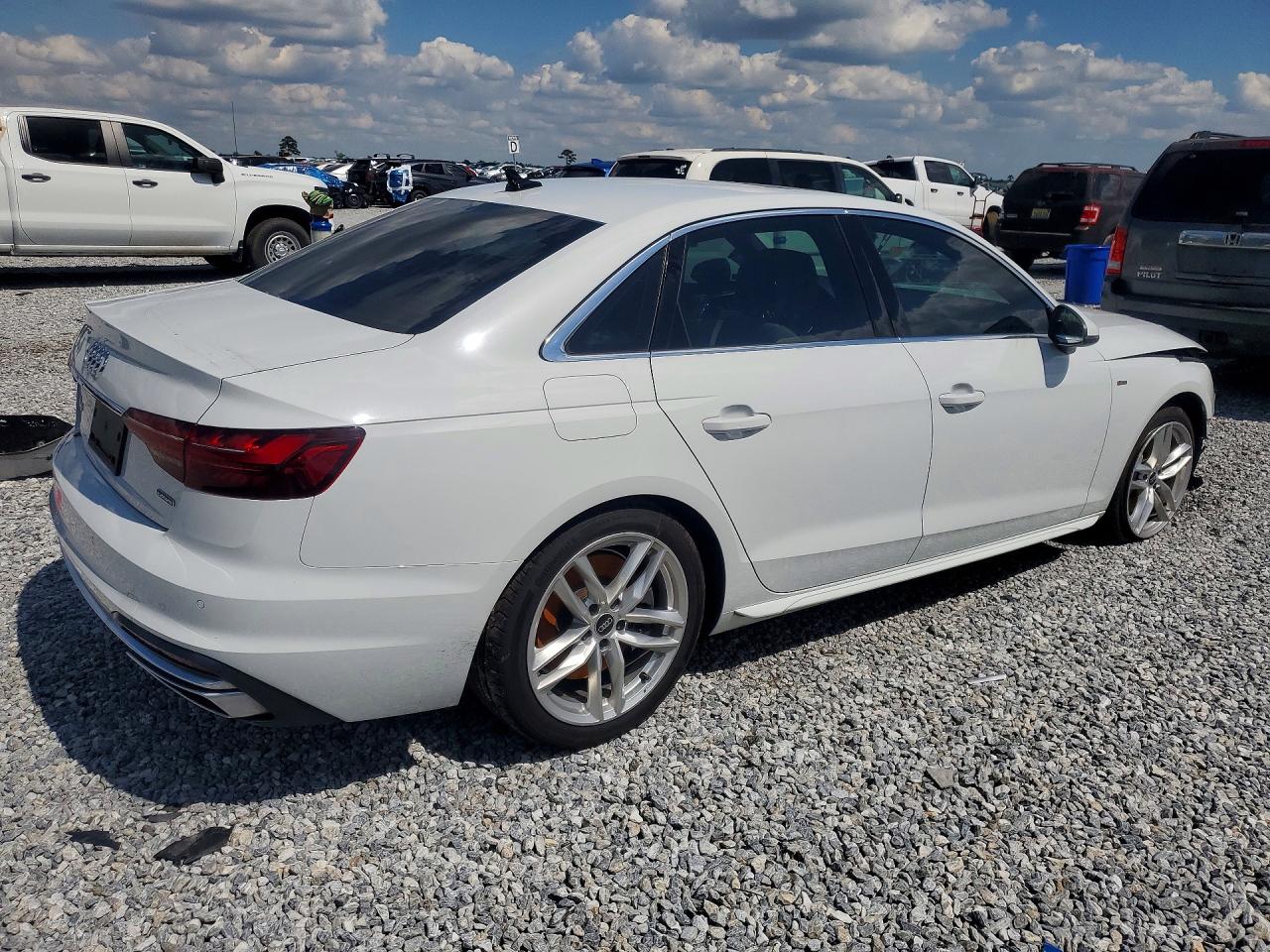 2023 AUDI A4 S Line quattro Premium