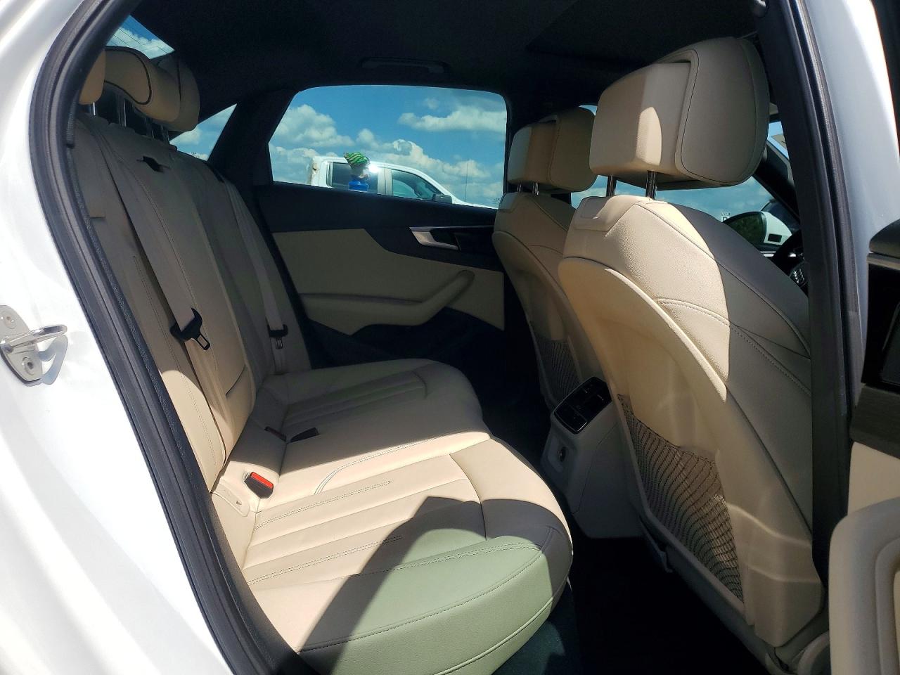 2023 AUDI A4 S Line quattro Premium