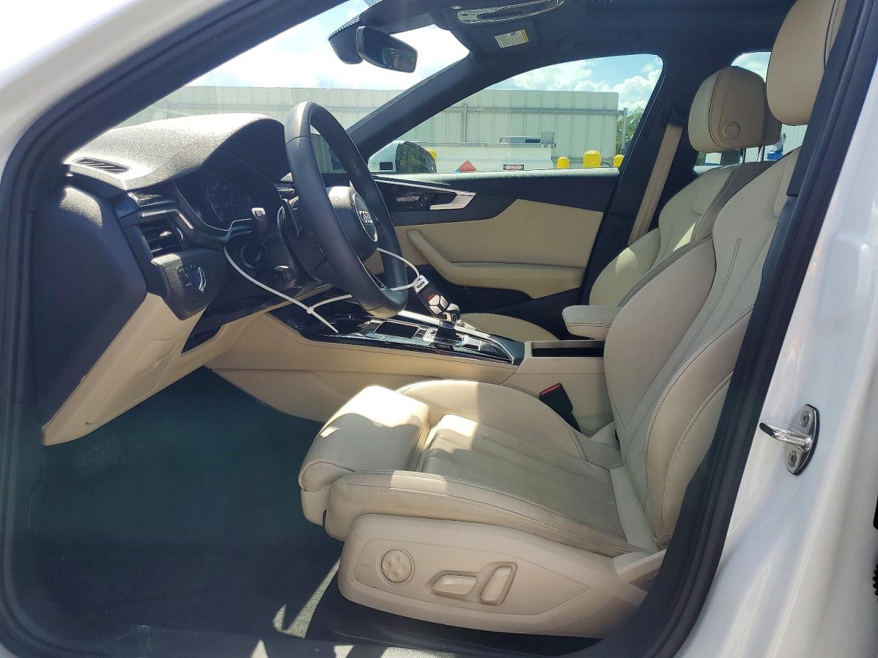 2023 AUDI A4 S Line quattro Premium