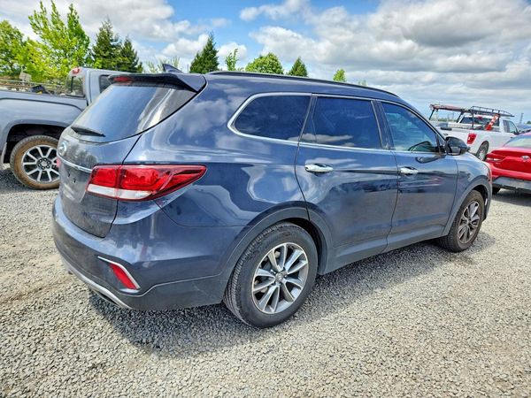 2018 HYUNDAI SANTA FE SE Base