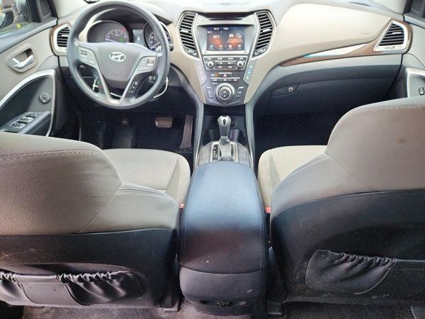 2018 HYUNDAI SANTA FE SE Base