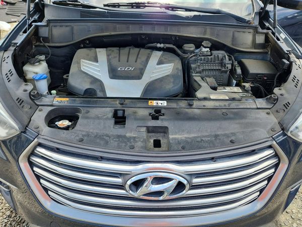 2018 HYUNDAI SANTA FE SE Base
