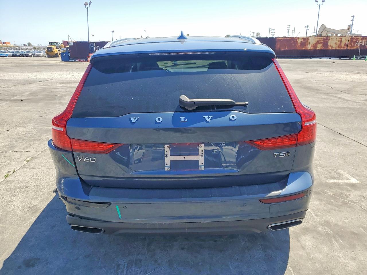 2020 VOLVO V60 CROSS COUNTRY Momentum