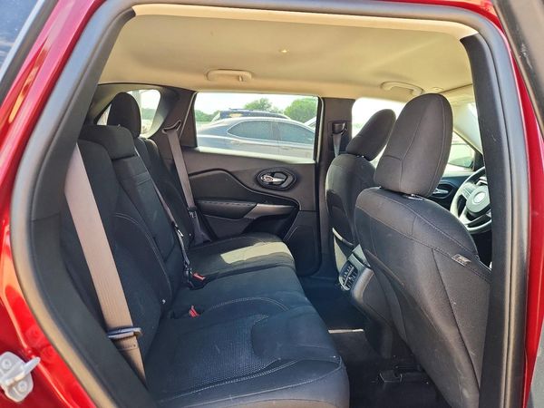 2019 JEEP CHEROKEE LATITUDE 4X4
