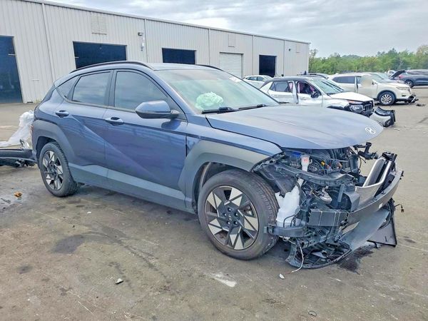 2024 HYUNDAI KONA SE