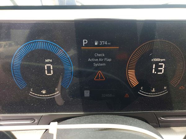 2024 HYUNDAI KONA SE