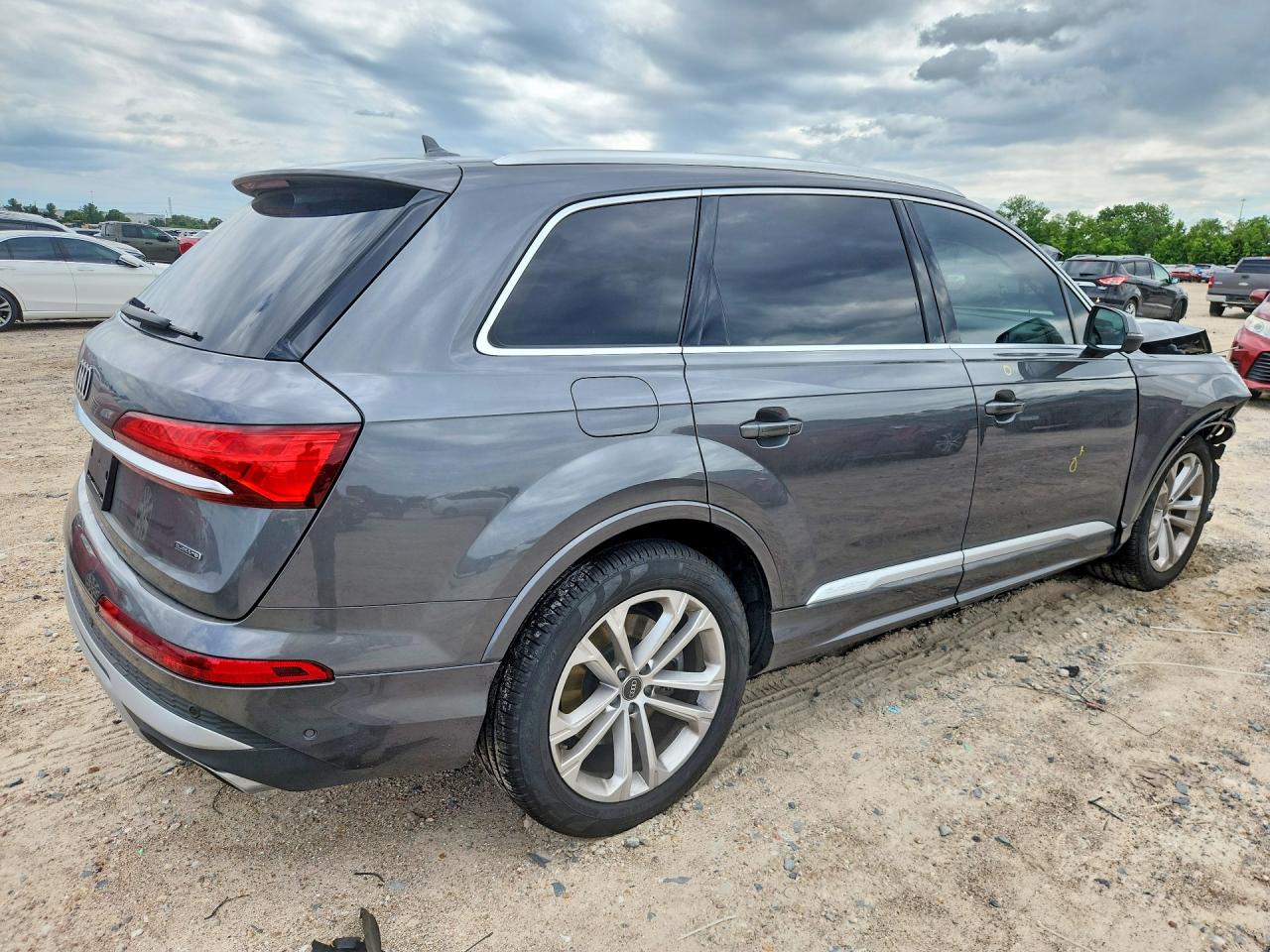 2025 AUDI Q7 quattro Premium Plus