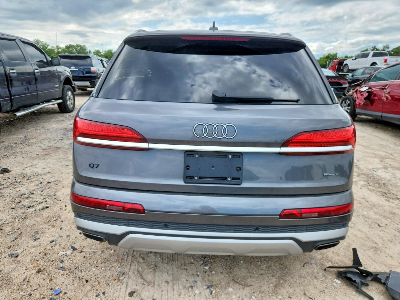 2025 AUDI Q7 quattro Premium Plus