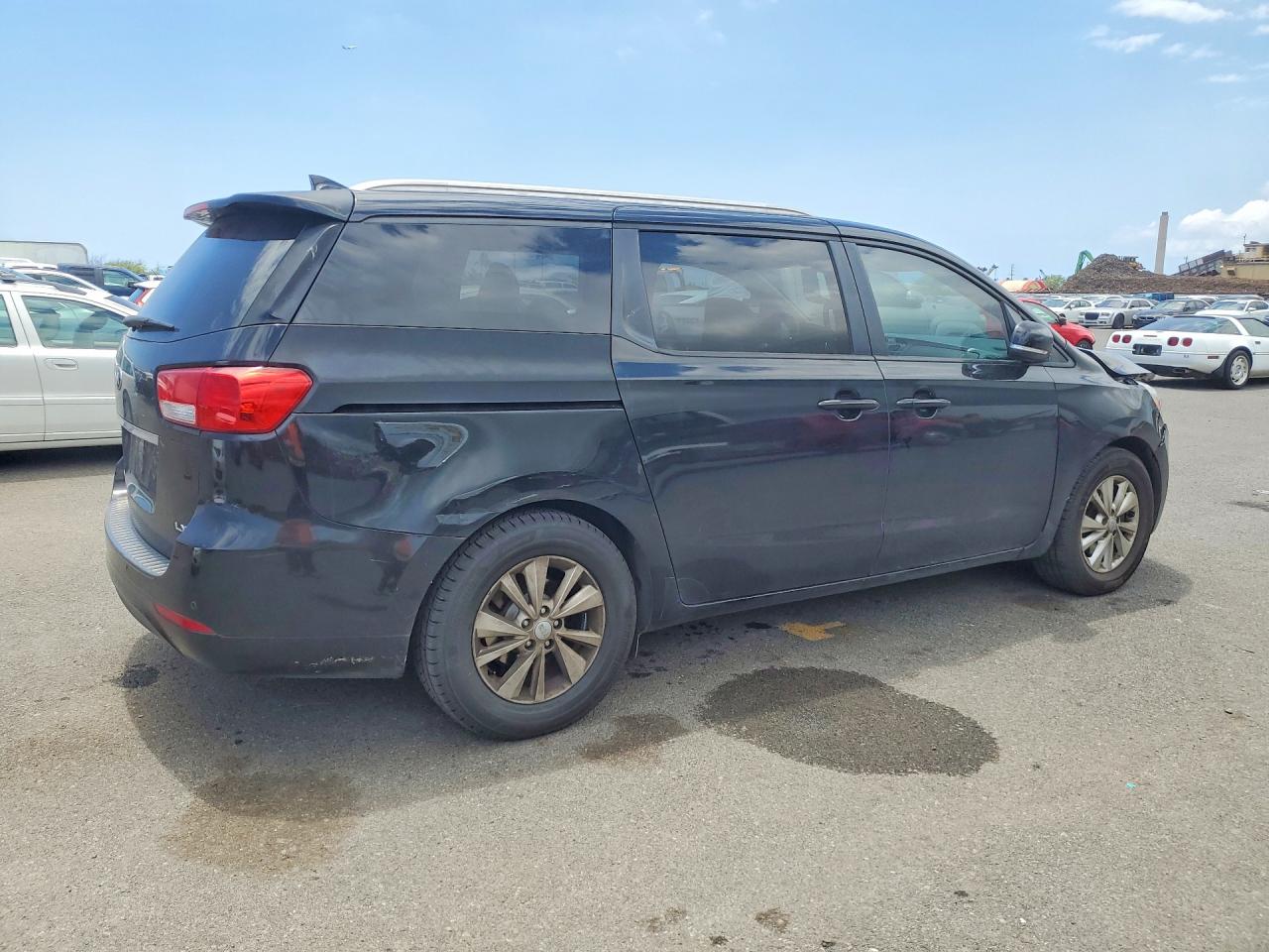 2016 KIA SEDONA LX - Middle-low
