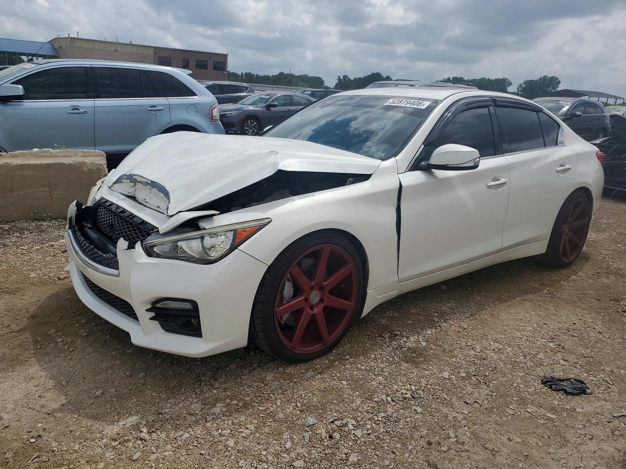 2015 INFINITI Q50