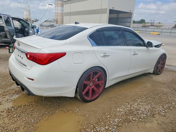 2015 INFINITI Q50