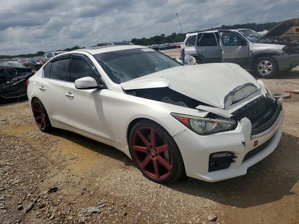 2015 INFINITI Q50