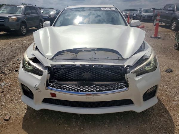 2015 INFINITI Q50