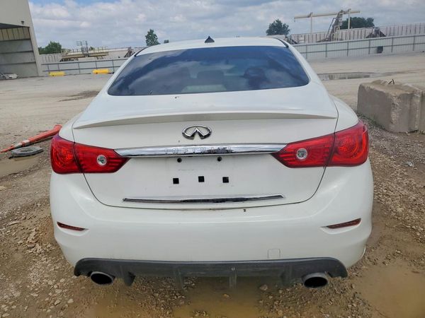 2015 INFINITI Q50