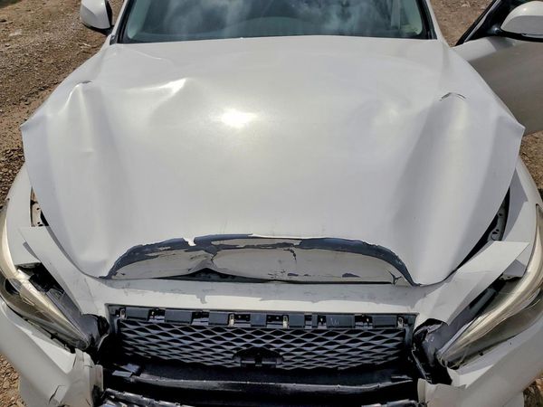 2015 INFINITI Q50