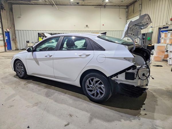 2024 HYUNDAI ELANTRA