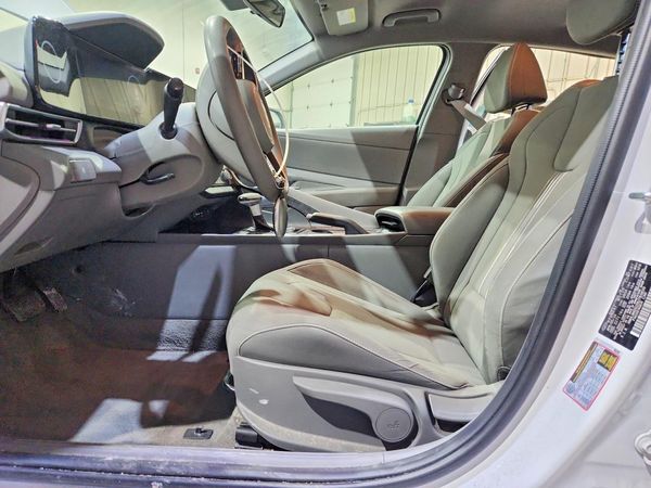 2024 HYUNDAI ELANTRA