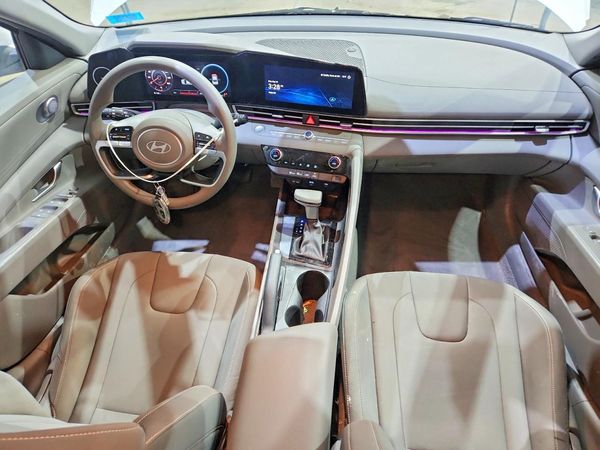 2024 HYUNDAI ELANTRA