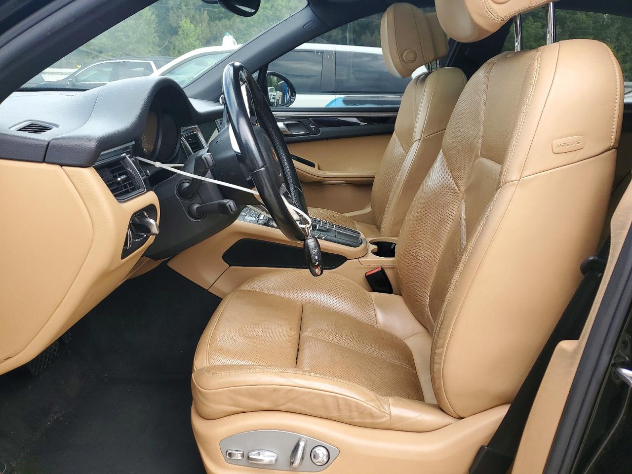 2017 PORSCHE MACAN