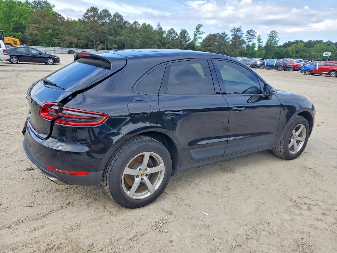 2017 PORSCHE MACAN