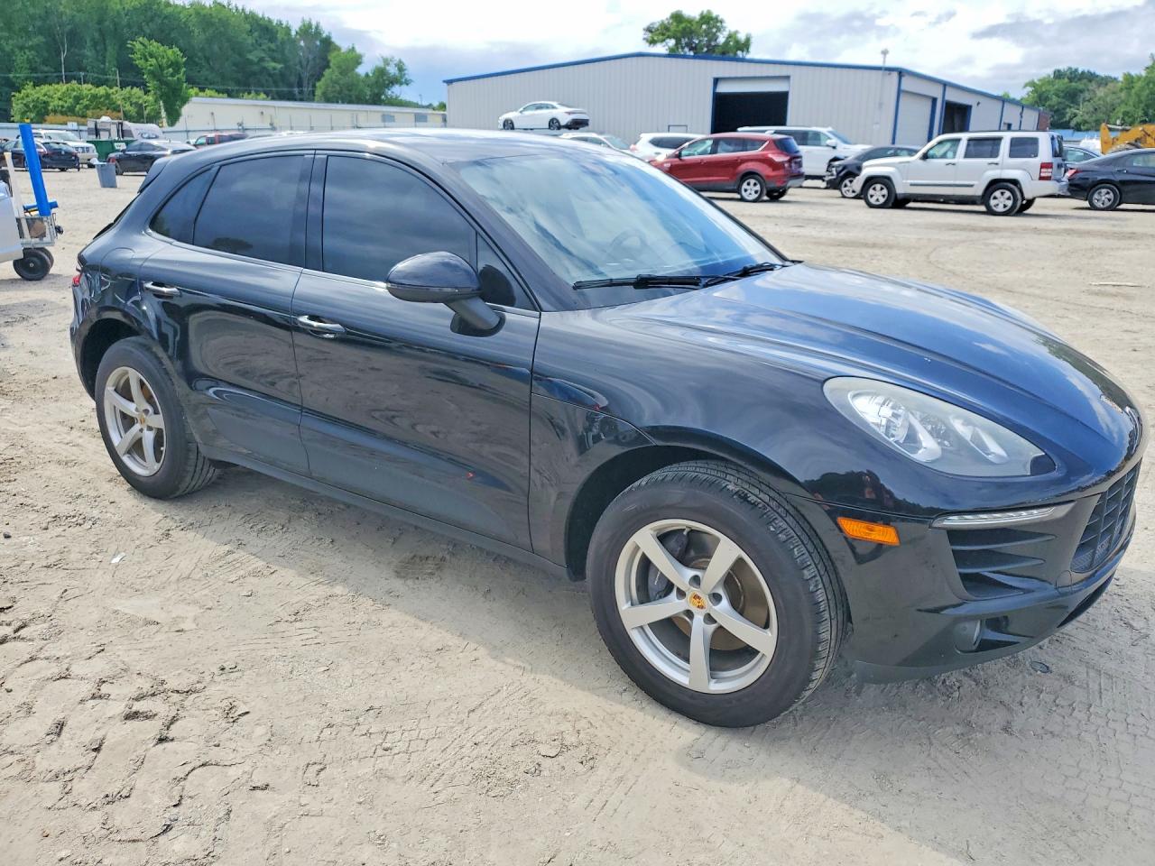 2017 PORSCHE MACAN
