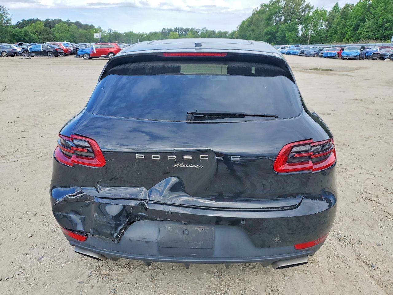2017 PORSCHE MACAN