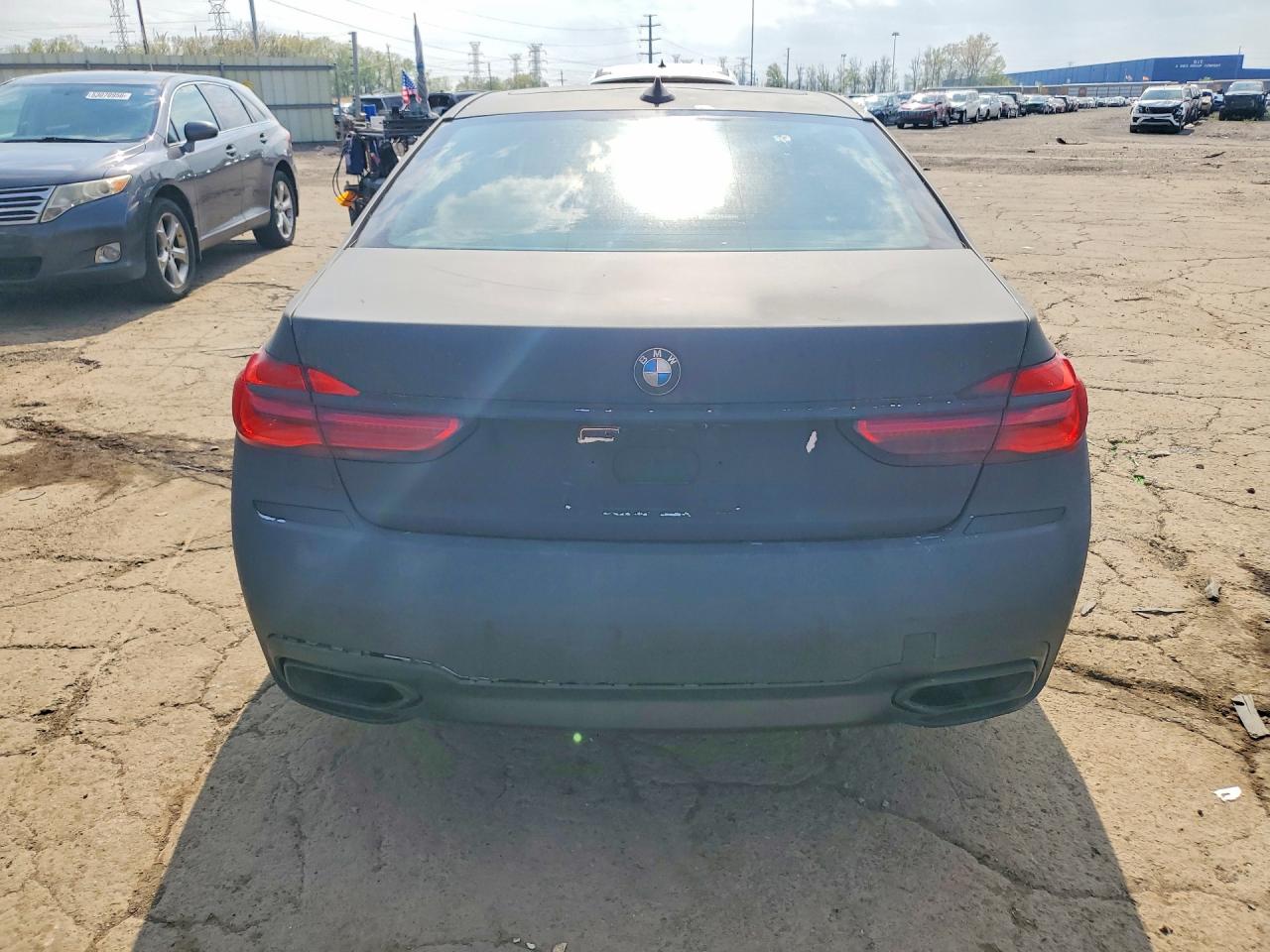 2016 BMW 750