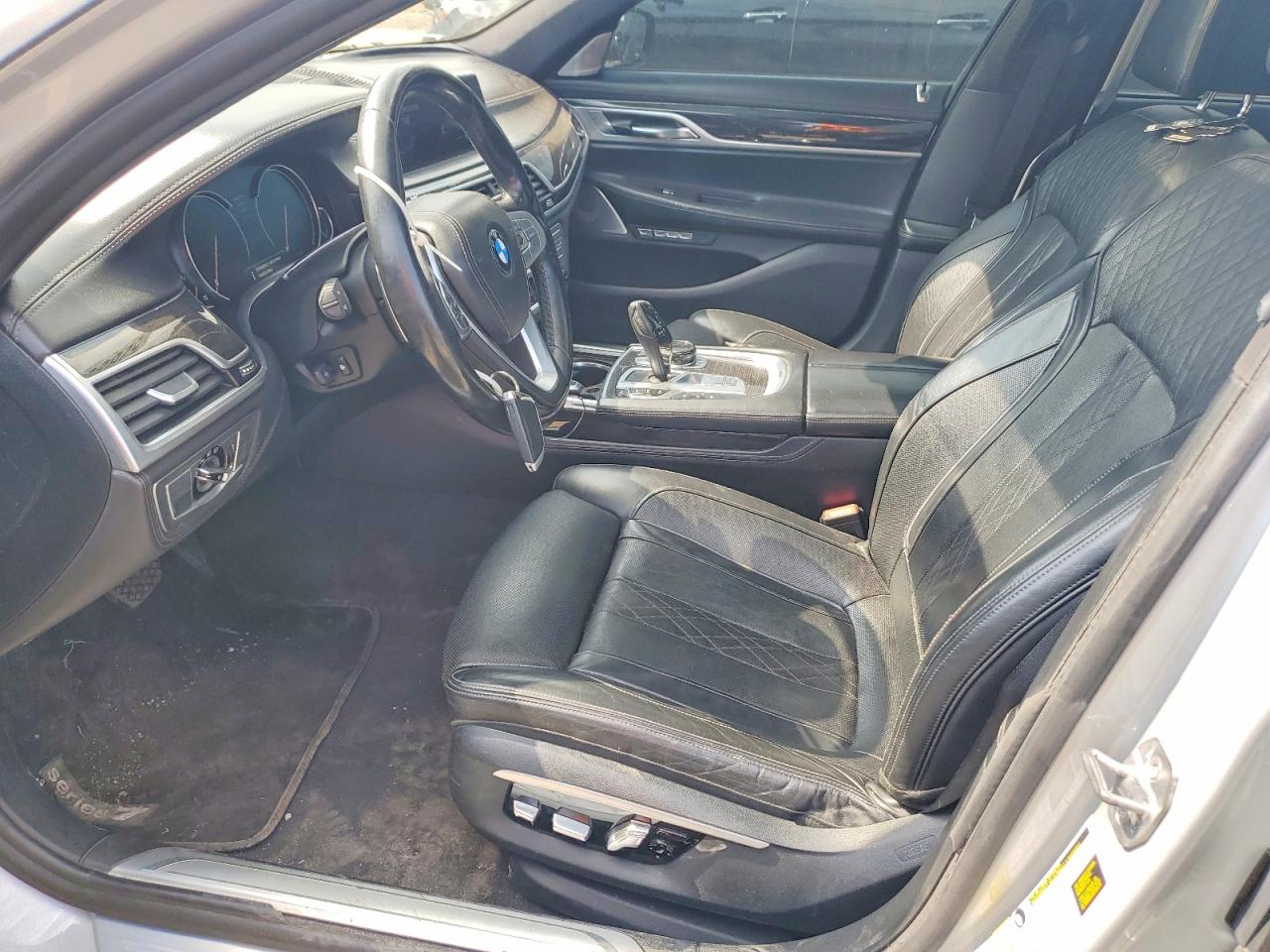 2016 BMW 750