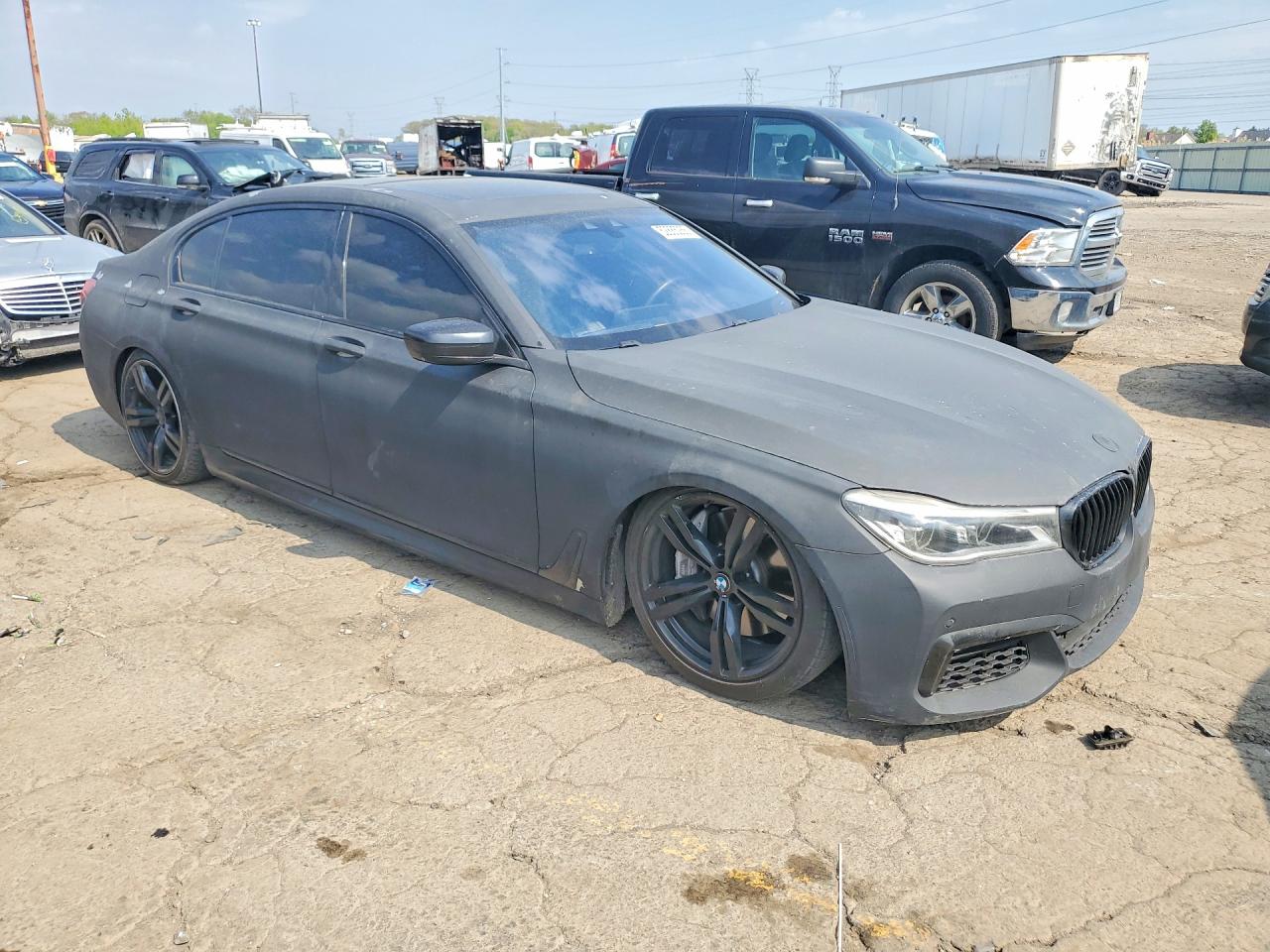 2016 BMW 750