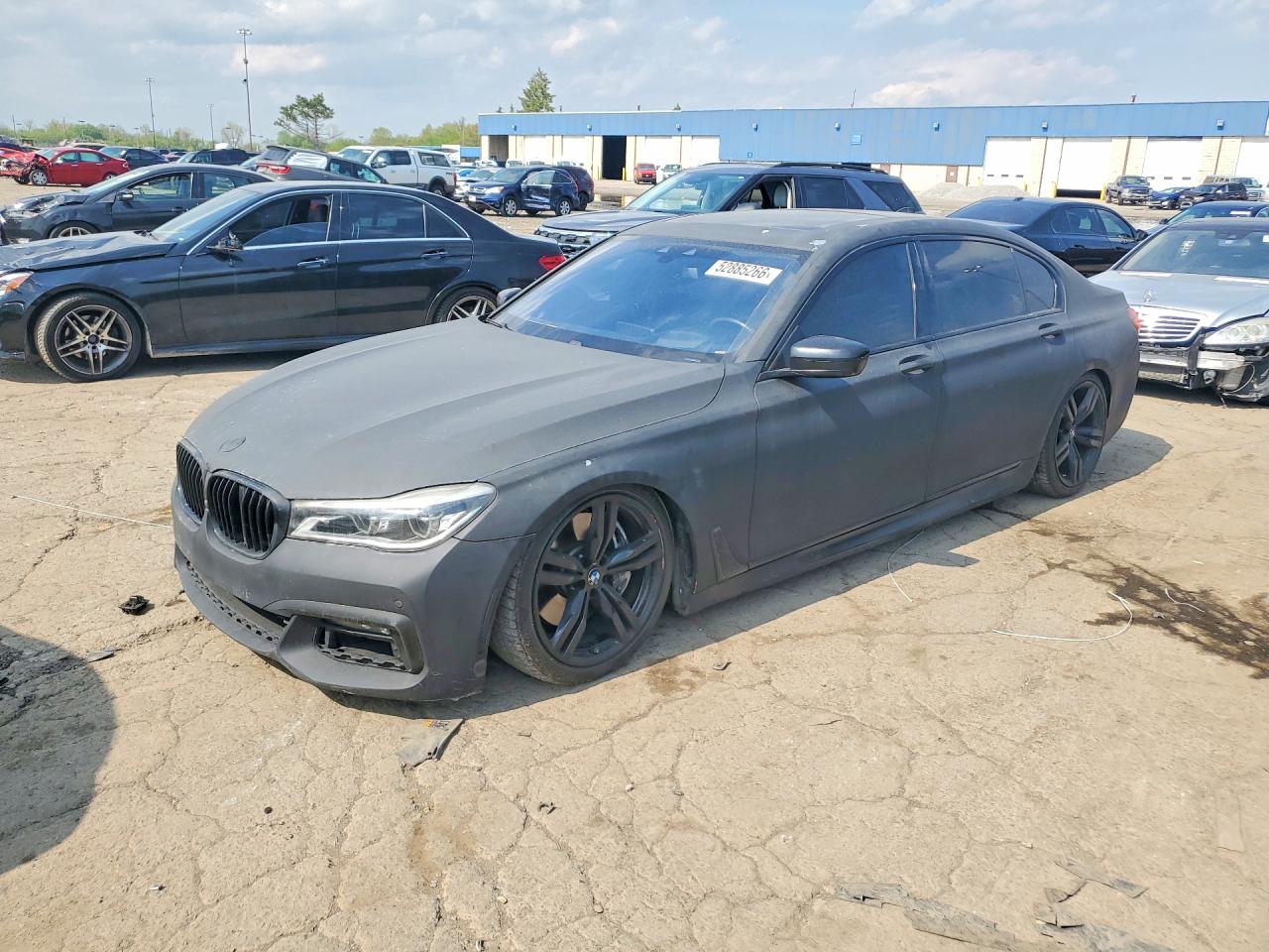 2016 BMW 750