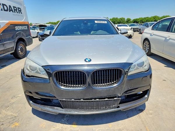 2013 BMW 750 750i/Alpina B7