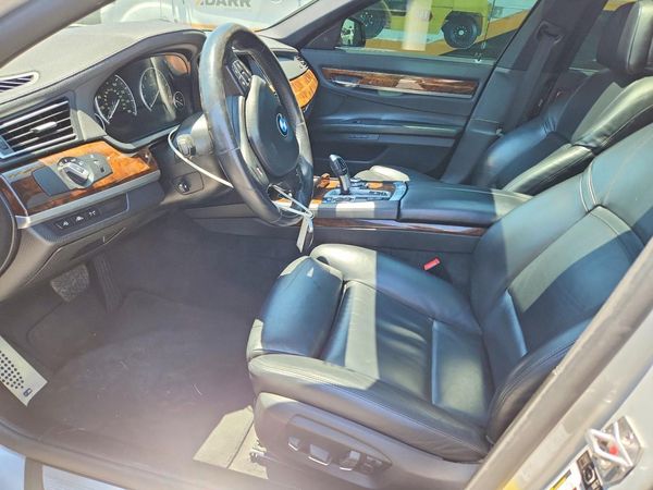 2013 BMW 750 750i/Alpina B7