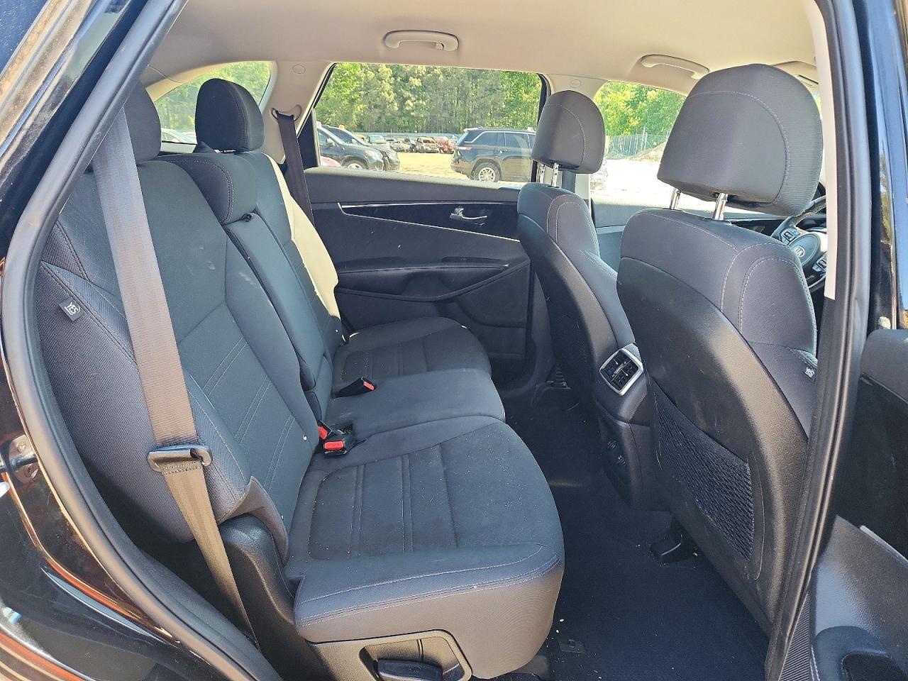 2017 KIA SORENTO L, LX