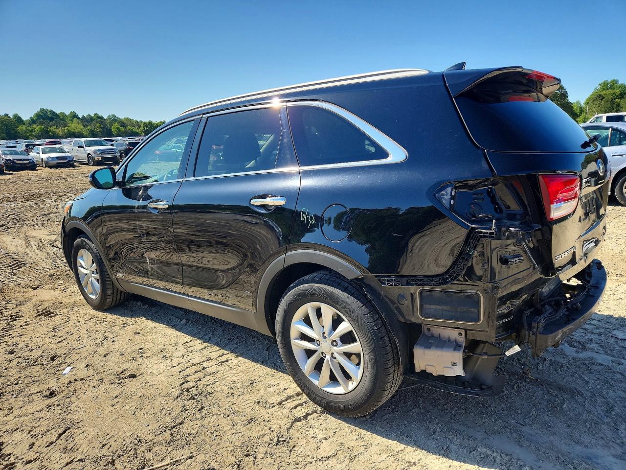 2017 KIA SORENTO L, LX